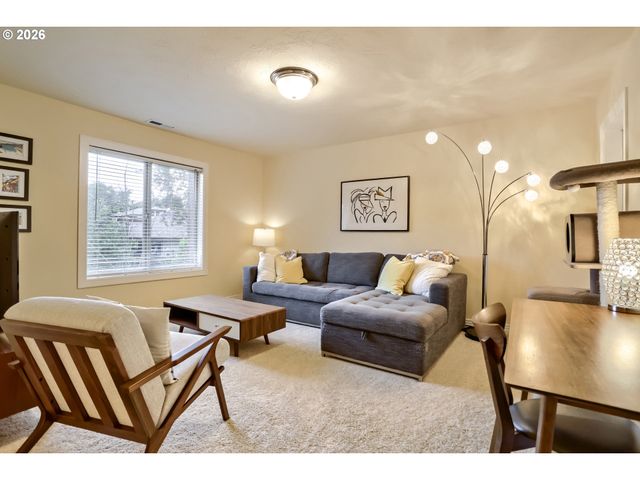 11961 Se HUNTER Dr, Happy Valley, OR 97086