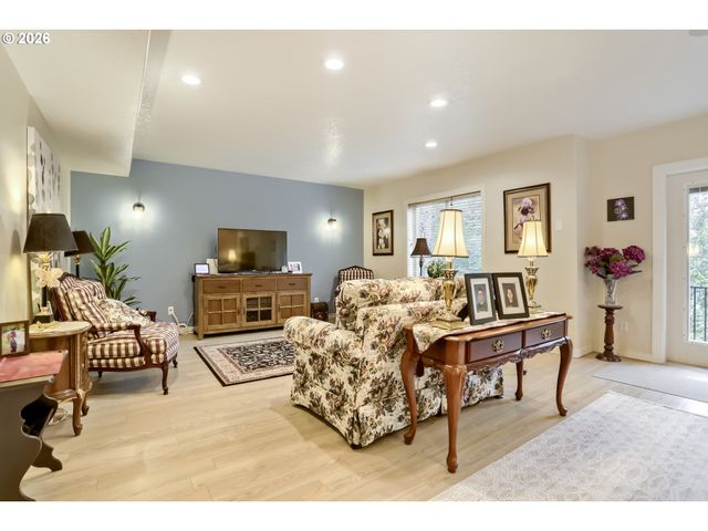 11961 Se HUNTER Dr, Happy Valley, OR 97086