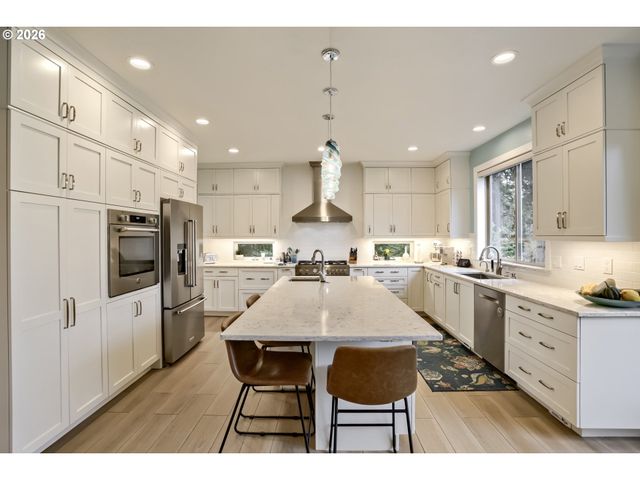 11961 Se HUNTER Dr, Happy Valley, OR 97086