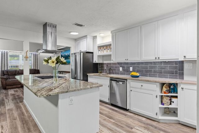 3007 Tanglewood Drive, Commerce, TX 75428