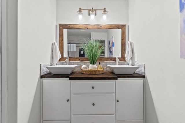 3007 Tanglewood Drive, Commerce, TX 75428
