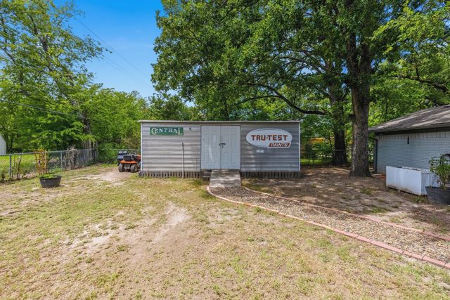 3007 Tanglewood Drive, Commerce, TX 75428