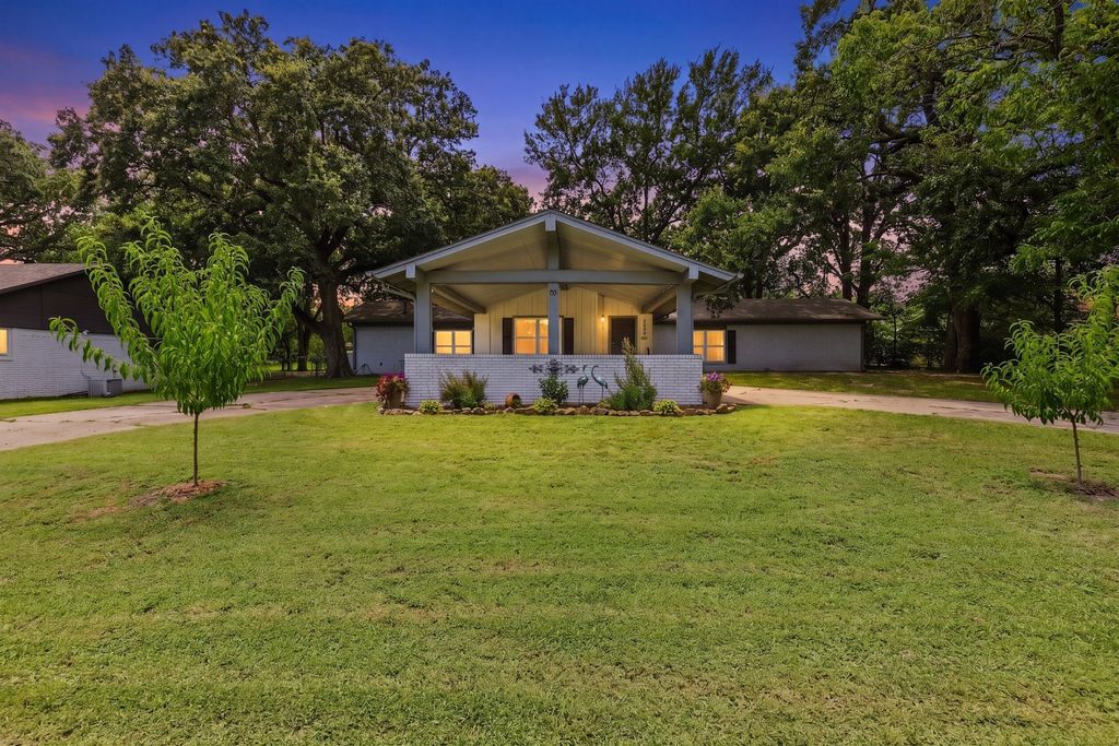 3007 Tanglewood Drive, Commerce, TX 75428