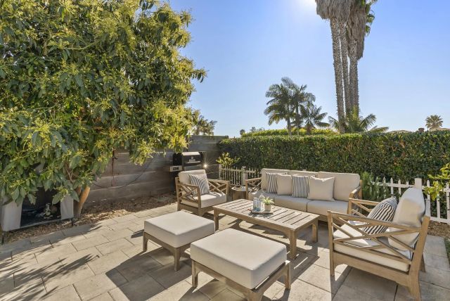 7319 Cuvier St, La Jolla, CA 92037