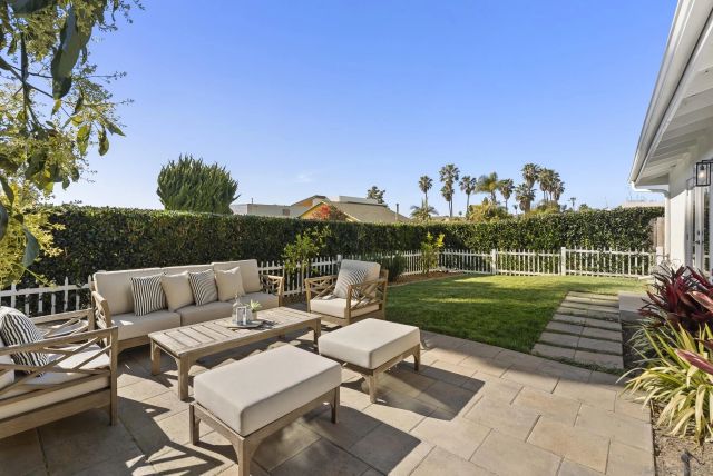 7319 Cuvier St, La Jolla, CA 92037