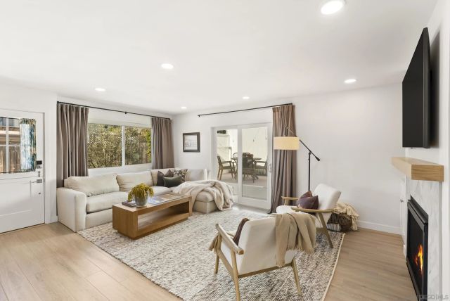 7319 Cuvier St, La Jolla, CA 92037