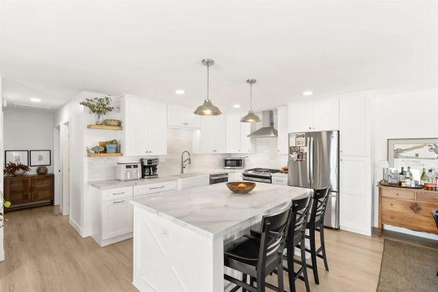 7319 Cuvier St, La Jolla, CA 92037