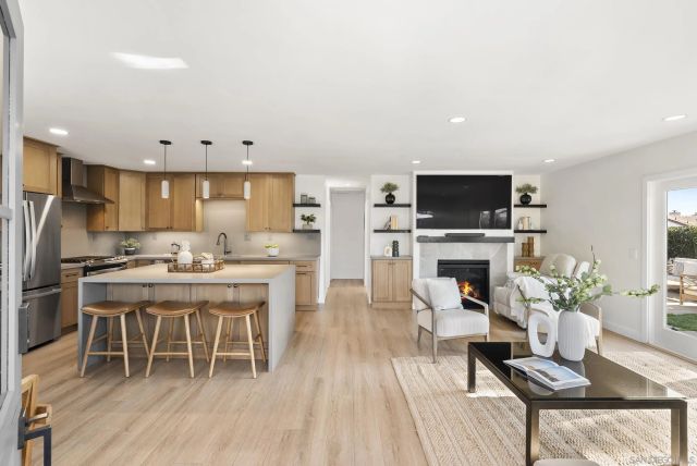 7319 Cuvier St, La Jolla, CA 92037