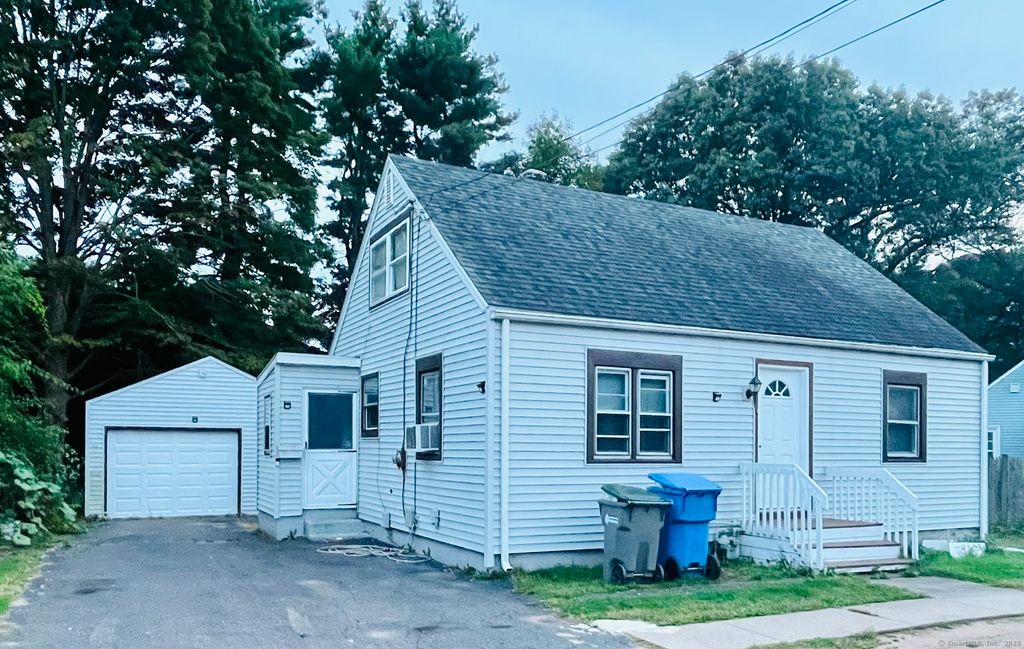 108 Middle Turnpike W., Manchester, CT 06040