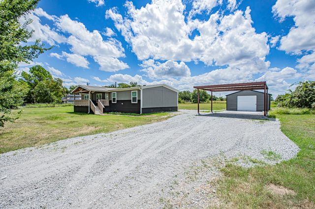 111 County Road 1303, Bridgeport, TX 76426