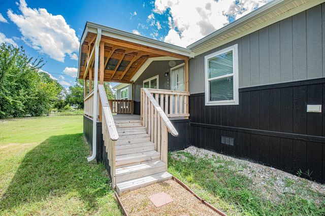 111 County Road 1303, Bridgeport, TX 76426