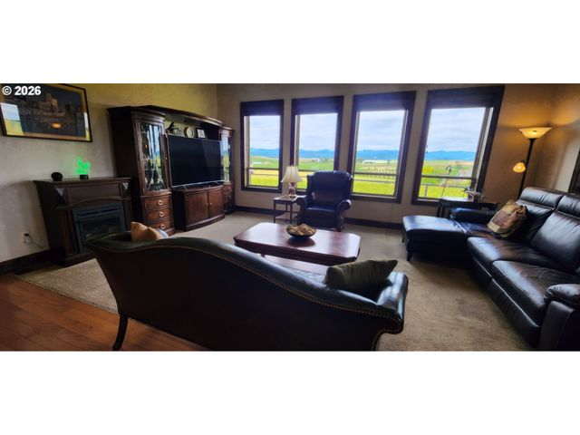 18700 Nw ADCOCK Rd, Yamhill, OR 97148
