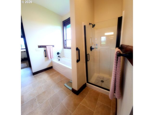 18700 Nw ADCOCK Rd, Yamhill, OR 97148