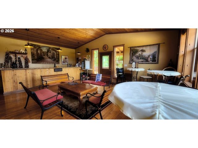 18700 Nw ADCOCK Rd, Yamhill, OR 97148