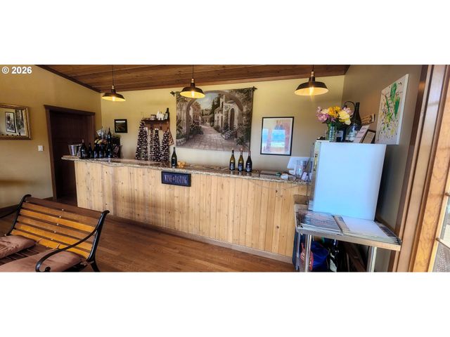 18700 Nw ADCOCK Rd, Yamhill, OR 97148