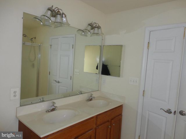 24656 KINGS CANYON SQ, Aldie, VA 20105