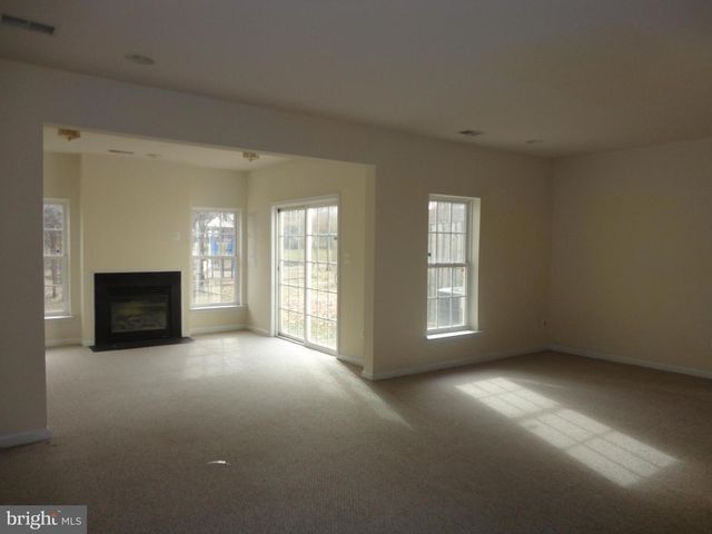 24656 KINGS CANYON SQ, Aldie, VA 20105