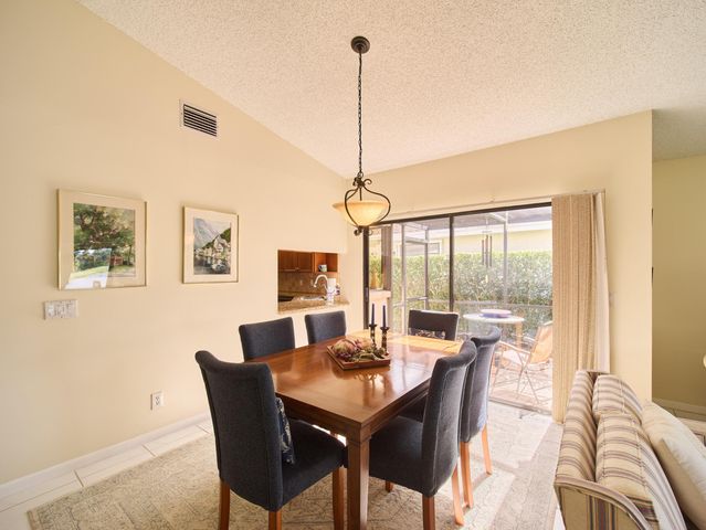 6974 Touchstone Circle, Palm Beach Gardens, FL 33418