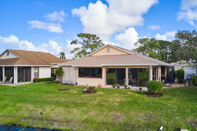 6974 Touchstone Circle, Palm Beach Gardens, FL 33418