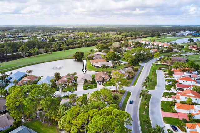 6974 Touchstone Circle, Palm Beach Gardens, FL 33418