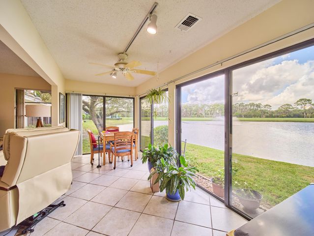 6974 Touchstone Circle, Palm Beach Gardens, FL 33418