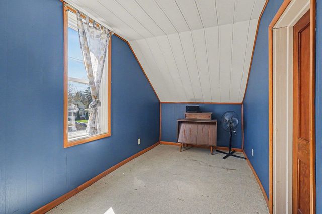 708 Nebobish Avenue, Bay City, MI 48708