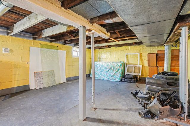 708 Nebobish Avenue, Bay City, MI 48708