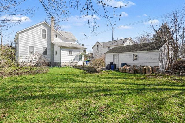 708 Nebobish Avenue, Bay City, MI 48708
