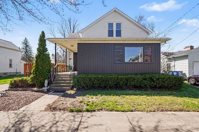 708 Nebobish Avenue, Bay City, MI 48708