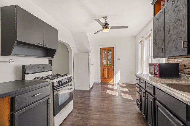708 Nebobish Avenue, Bay City, MI 48708