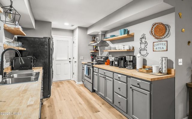 28 Ridenour Place, Port Royal, SC 29935