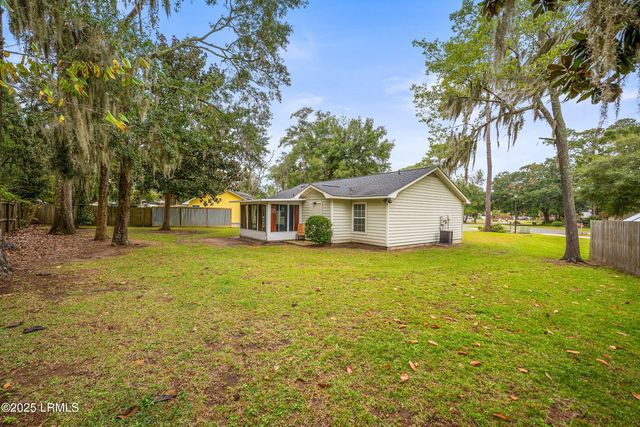 28 Ridenour Place, Port Royal, SC 29935