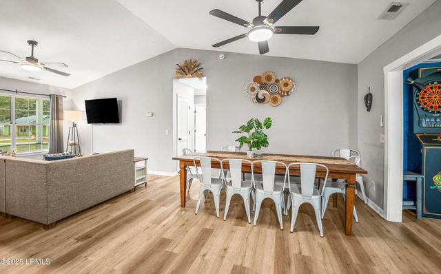 28 Ridenour Place, Port Royal, SC 29935