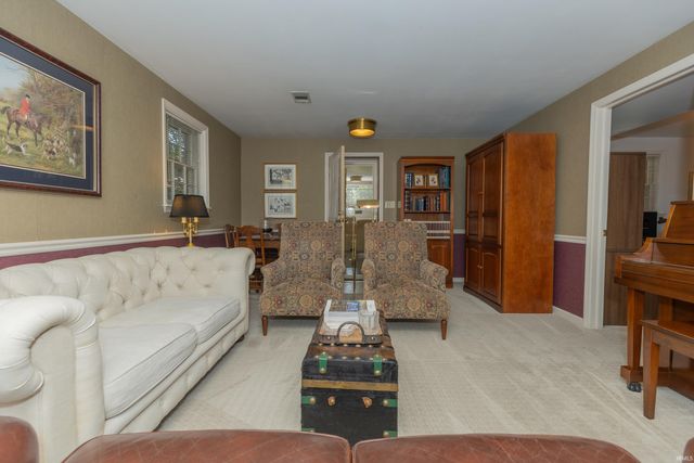 112 Montclair Court, Evansville, IN 47715