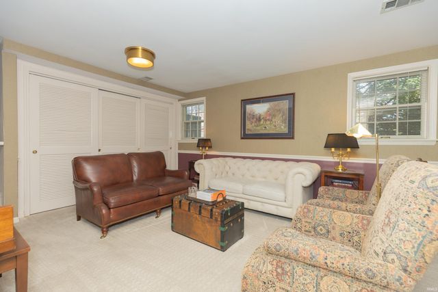 112 Montclair Court, Evansville, IN 47715