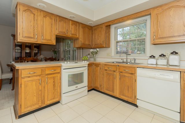 112 Montclair Court, Evansville, IN 47715