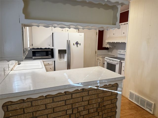 712 S Spears Street, Alvarado, TX 76009