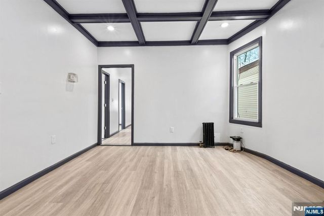 211 13th Street, Newark, NJ 07107