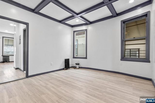 211 13th Street, Newark, NJ 07107