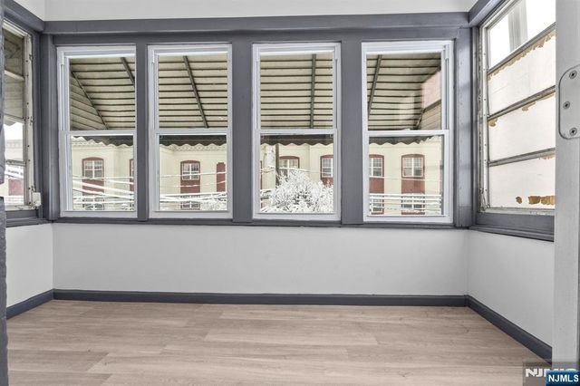 211 13th Street, Newark, NJ 07107