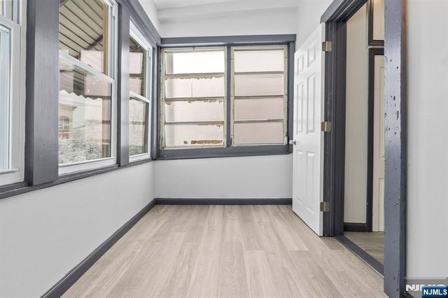 211 13th Street, Newark, NJ 07107