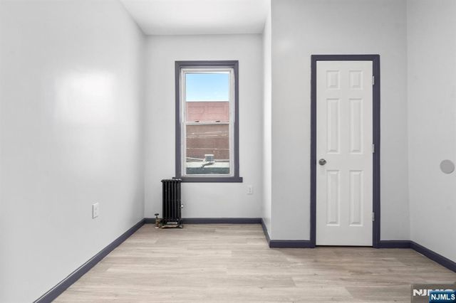 211 13th Street, Newark, NJ 07107