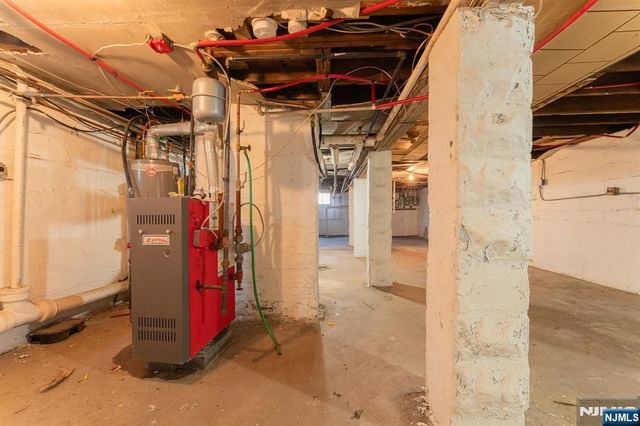 211 13th Street, Newark, NJ 07107