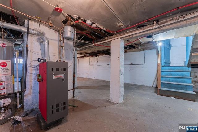 211 13th Street, Newark, NJ 07107