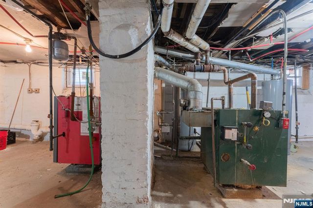 211 13th Street, Newark, NJ 07107