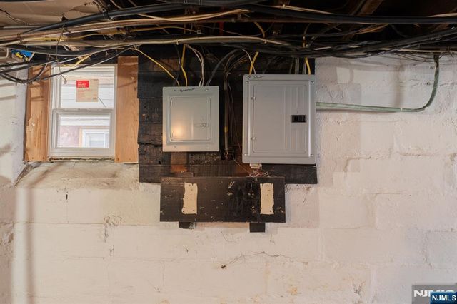 211 13th Street, Newark, NJ 07107