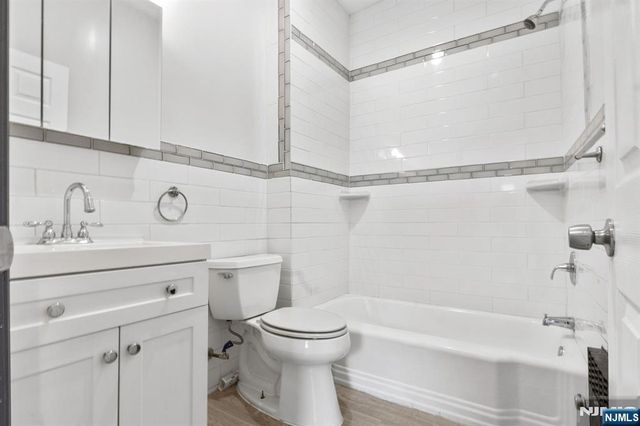 211 13th Street, Newark, NJ 07107