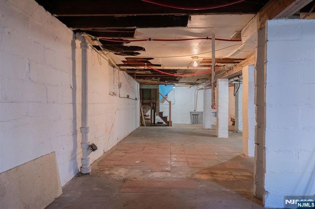 211 13th Street, Newark, NJ 07107