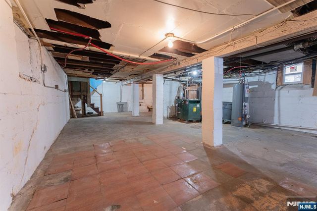 211 13th Street, Newark, NJ 07107