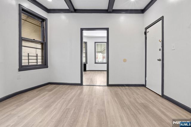 211 13th Street, Newark, NJ 07107